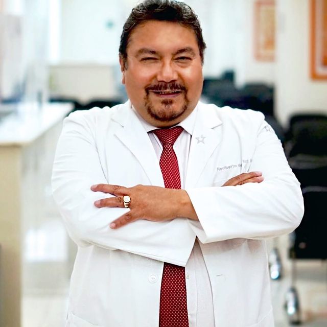 Dr. Bernardo Carreon Freyre, Ortopedista