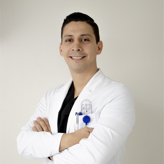 Dr. Luis Alejandro Novelo Rodriguez, Ortopedista